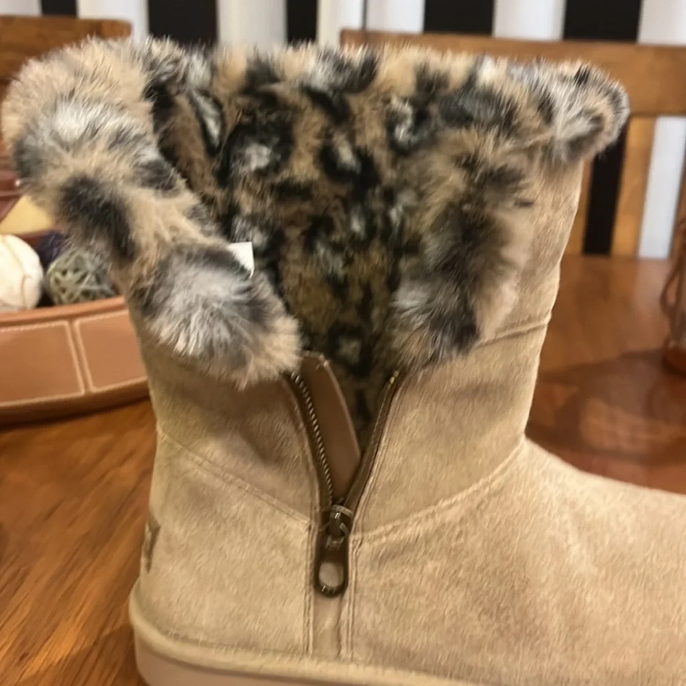 Koolaburra by Ugg Aribel Short Leopard Boots zip Women’s Size 10